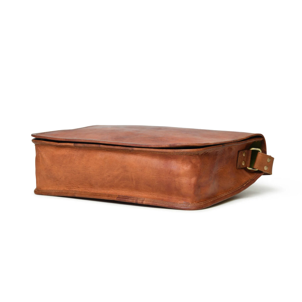 Sierra – Full-Grain Leather Messenger Bag