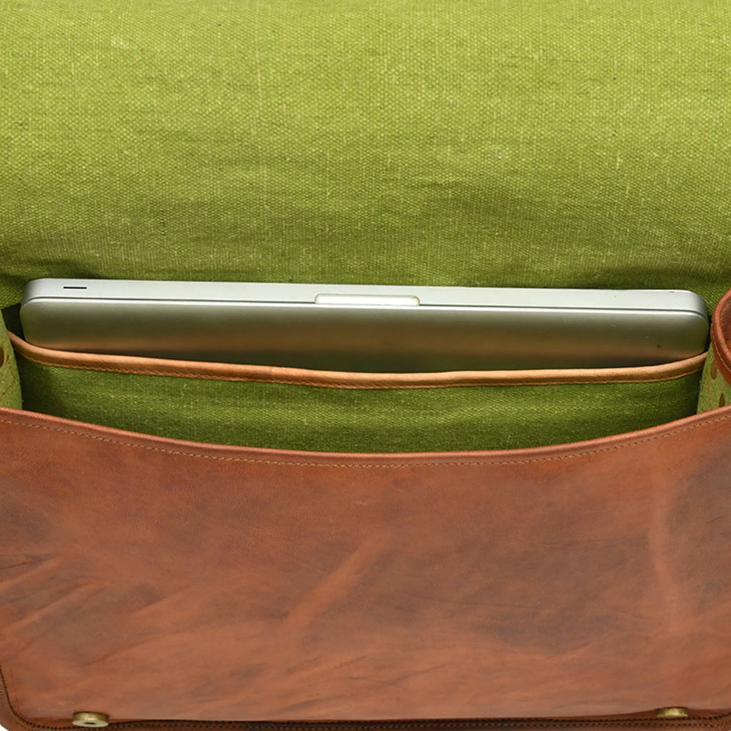 Sierra – Full-Grain Leather Messenger Bag